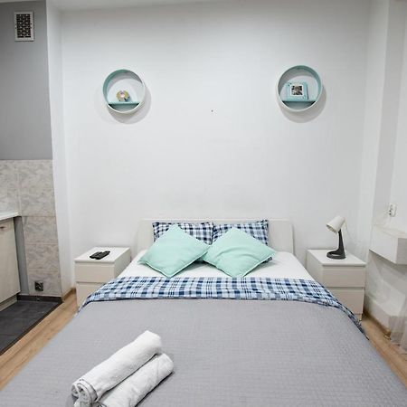 Apartament Estakada เชสโตฮอวา ภายนอก รูปภาพ