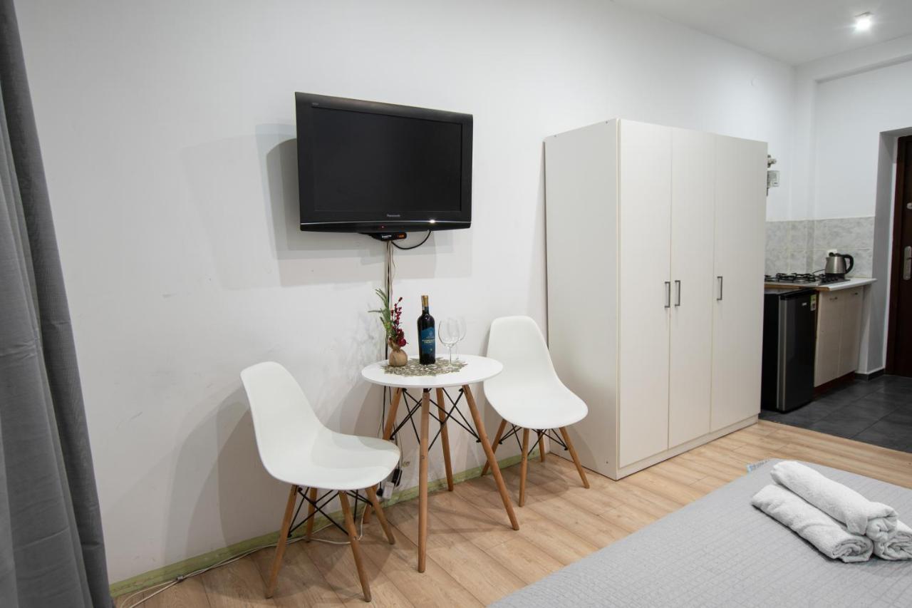 Apartament Estakada เชสโตฮอวา ภายนอก รูปภาพ