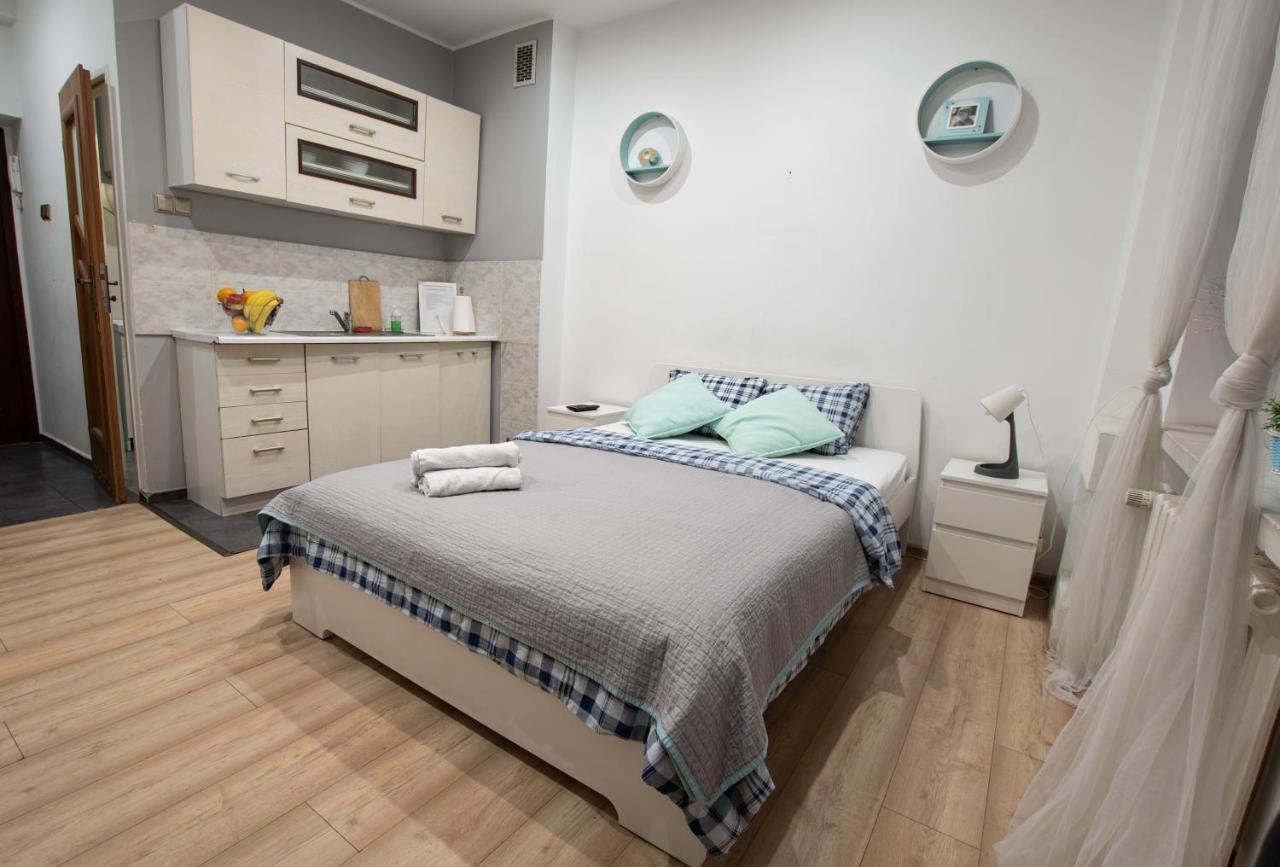 Apartament Estakada เชสโตฮอวา ภายนอก รูปภาพ